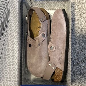 Birkenstock Suede Clogs in Soft Lavender